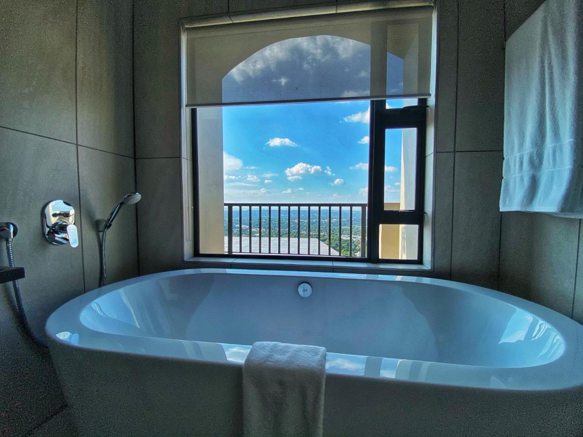 The Northcliff Boutique Hotel Johannesburg Bagian luar foto